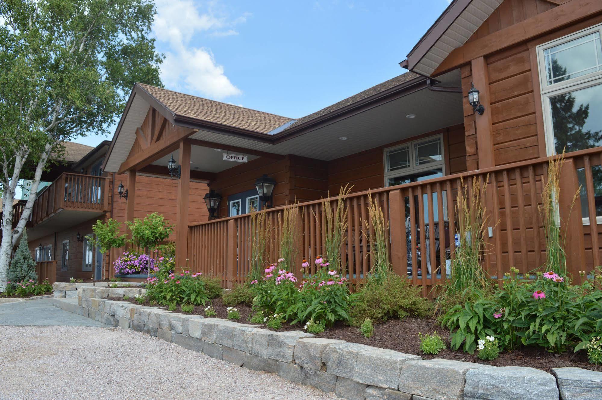 Terrace Suites Callander Exterior photo